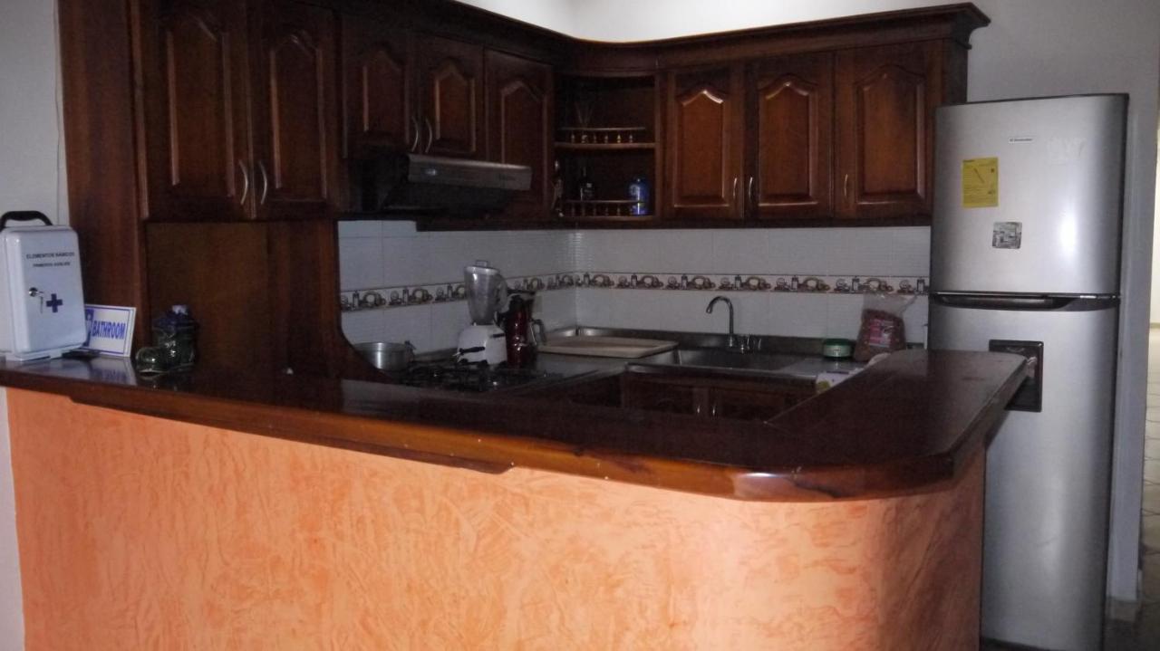 Hostal Naty Luna Jardín Exterior foto