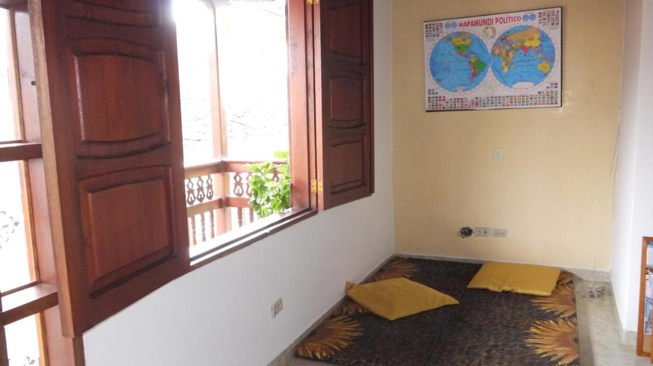 Hostal Naty Luna Jardín Exterior foto